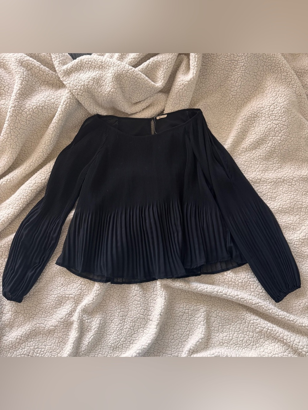 Hollister Women's Black Pleated Long-Sleeve Blouse